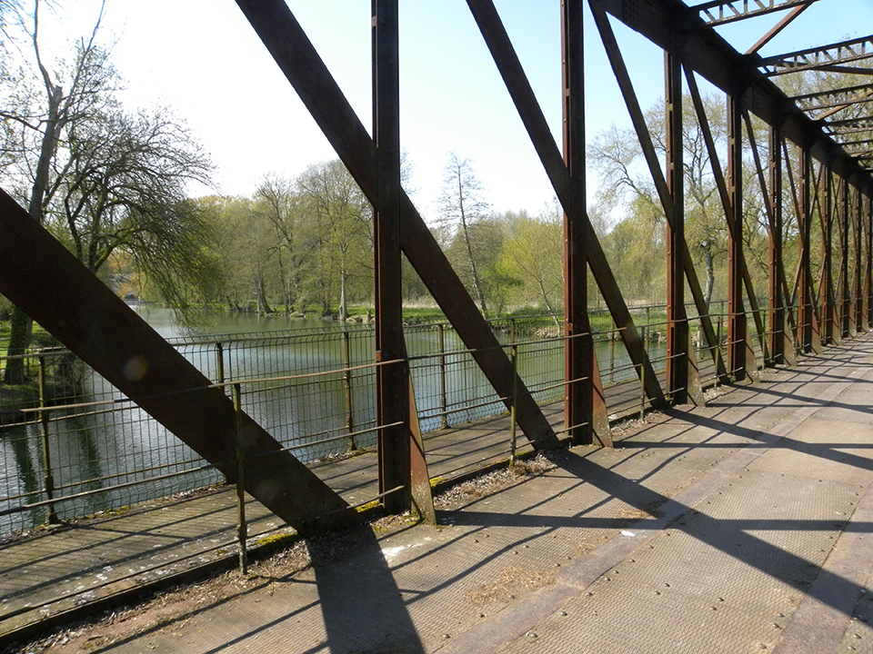 You are currently viewing Ancien pont métallique